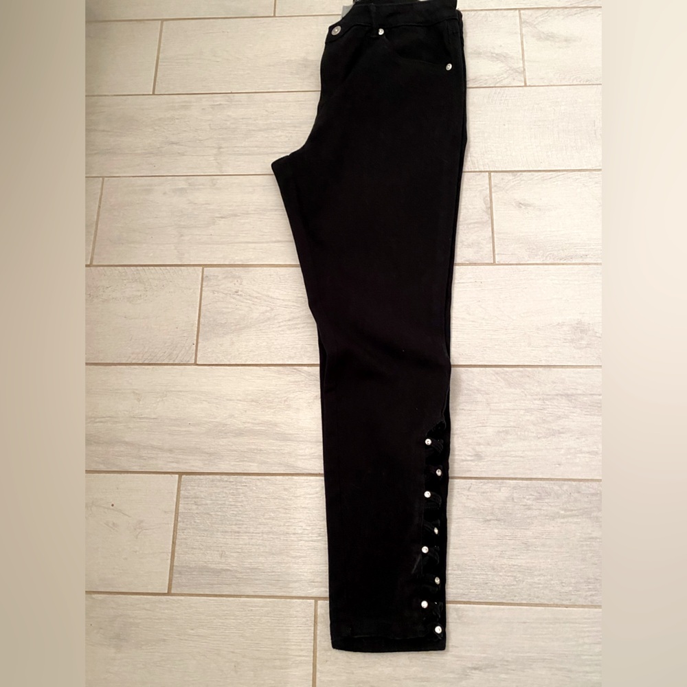 VENUS Size 12 Black Denim Ankle Grazer Pants with Cut Out and Beaded Detail NWOT